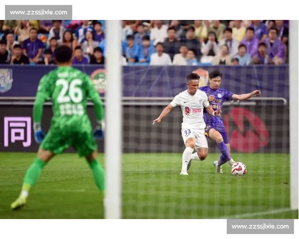 中超爆冷夜:榜首三强全不胜 海港优势剩 1 分 大连英博第 10 创历史 中超爆冷夜:榜首三强全不胜 海港优势剩 1 分 大连英博第 10 创历史